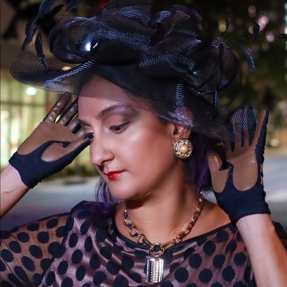 Meet your Posher, Sabrina - Picture 1 of 8